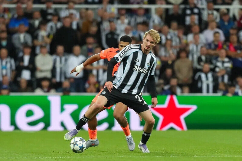 Newcastle vs Bournemouth - Chích Chòe vào vòng trong