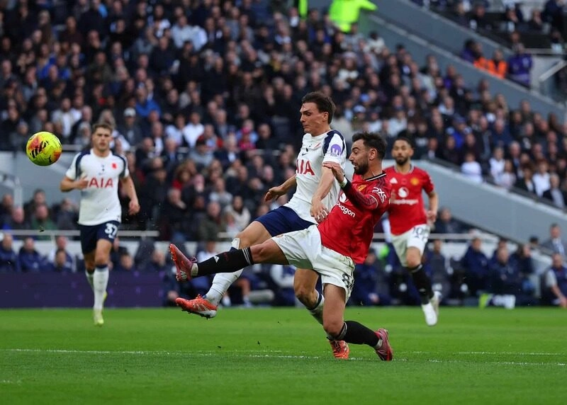 Man United vs Tottenham - Quỷ Đỏ bùng nổ, áp sát top 2